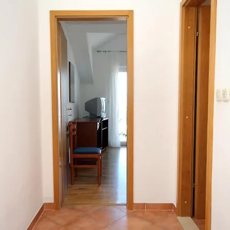 With A Parking Space Jelsa, Hvar - 8765 Apartmán *