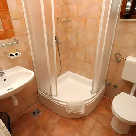 With A Parking Space Jelsa, Hvar - 8765 Apartmán Jelsa (Hvar)