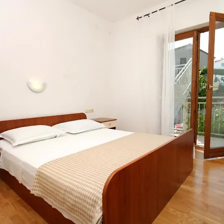 With A Parking Space Jelsa, Hvar - 8765 Apartment Jelsa (Hvar)