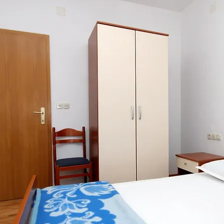 Apartmán With A Parking Space Jelsa, Hvar - 8765 Jelsa (Hvar)