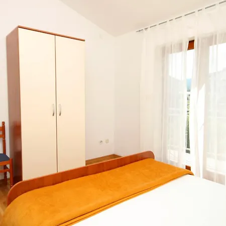 With A Parking Space Jelsa, Hvar - 8765 Apartmán